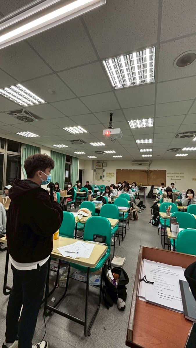 第一堂社課社師介紹